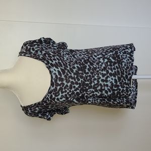 Bobeau Lepoard Print Scoop Neck Shirt size small